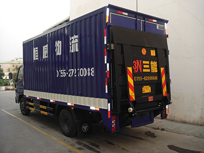 小型尾板貨車，靈活運輸，輕松應對各種場景